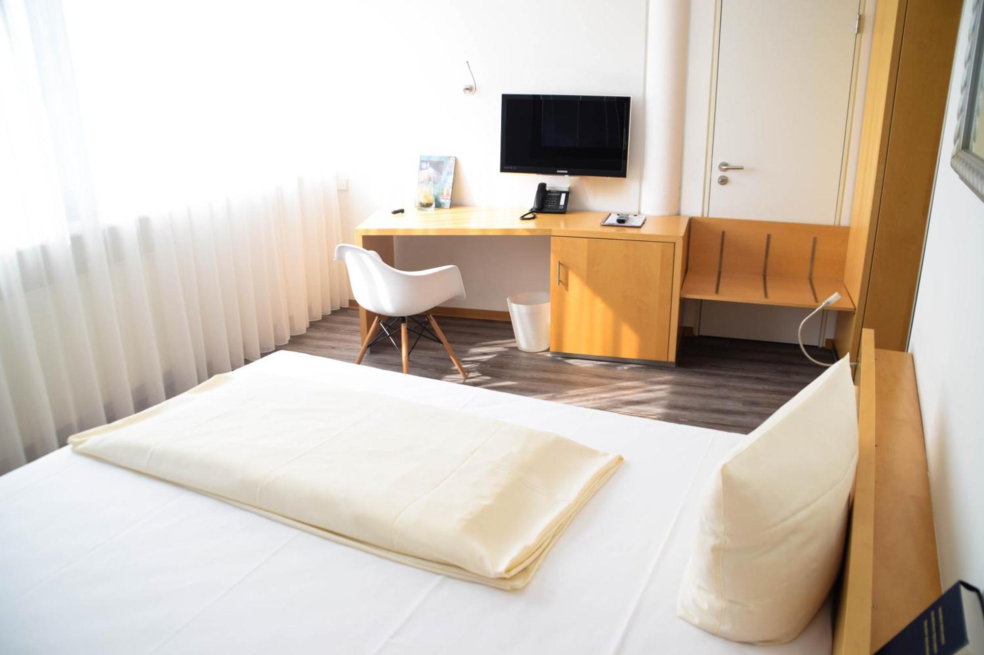 Cristall Hotel Waghäusel Habitación foto